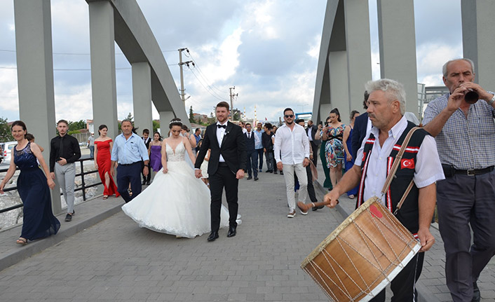 Gelin ve damatlar bu köprü için sıraya giriyor