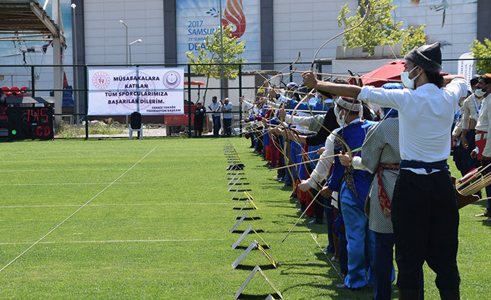 Okçular hedefi 12'den vurmak için yarıştı