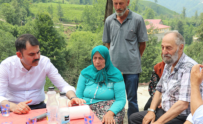 Bakan Kurum'dan selde kaybolan Batuhan Delihasan’ın ailesine ziyaret