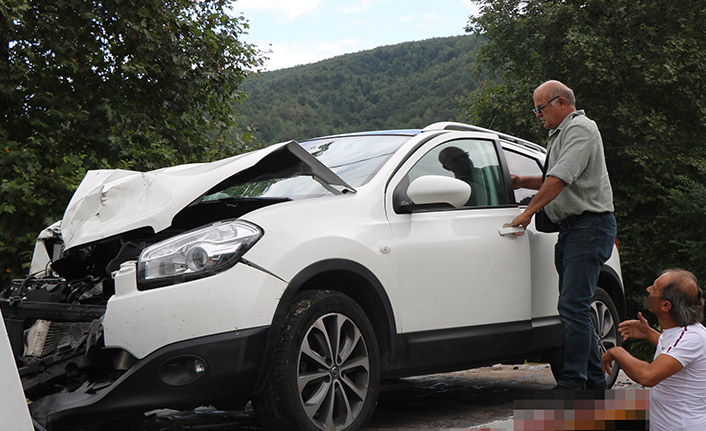 Samsun'da bayram dönüşü trafik kazasında 2 kişi yaralandı. 27 Temmuz 2021