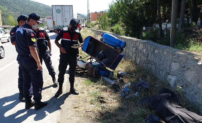 Yabancı plakalı tırın çarptığı motosikletli hayatını kaybetti