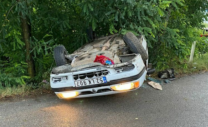 Samsun'da yoldan çıkan otomobil takla attı: 3 yaralı