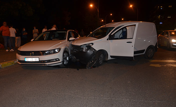 U dönüşü yapan ticari araç kazaya yol açtı: 1 yaralı