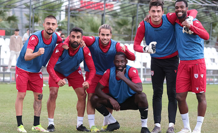 Samsunspor kadroyu tamamen yeniledi