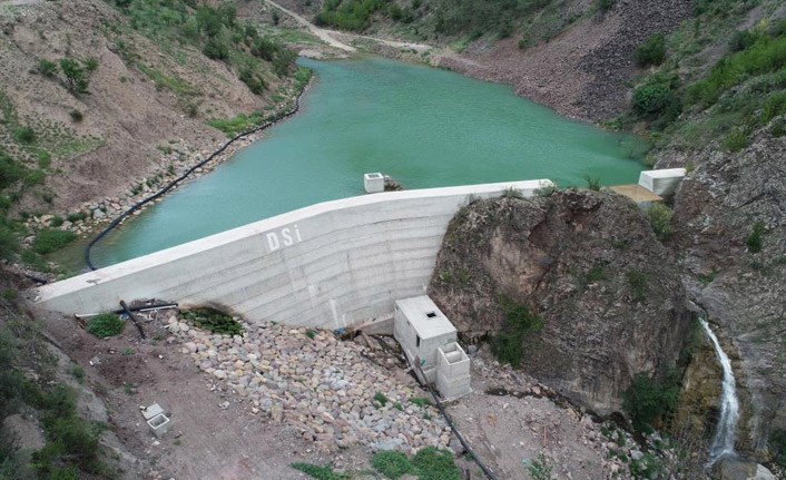 Artvin'de yapılan barajda su tutulma işlemi başladı