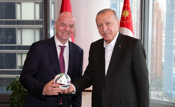 Erdoğan FIFA Başkanı Gianni Infantino ile görüştü