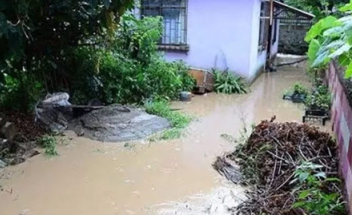 Sağanak yağış Giresun'u vurdu! Bir ev boşaltıldı