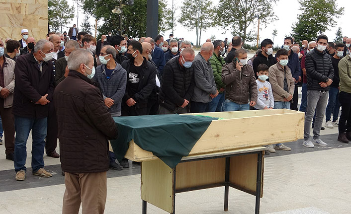 Düğünde maganda kurşunuyla ölen kadın toprağa verildi