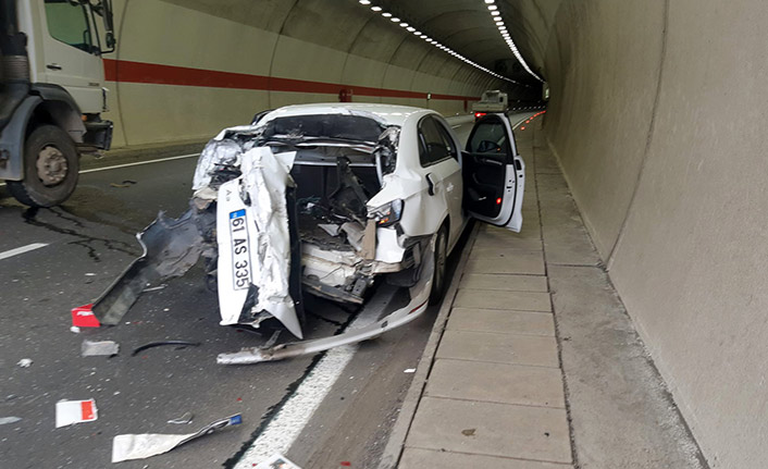 Trabzon'dan aldığı otomobille Gümüşhane'de kaza yaptı! 2 yaralı