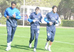 Güneş futbolculara acımadı