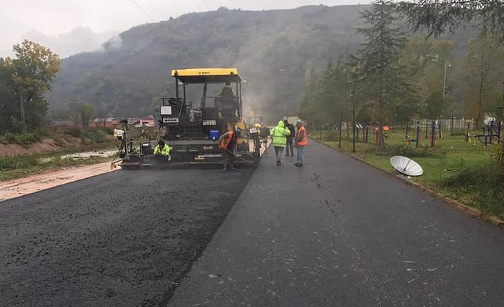 Ordu’da sıcak asfalt mesaisi sürüyor