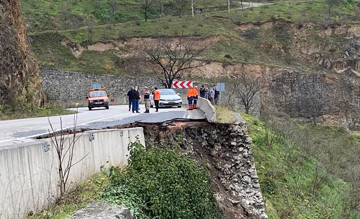 Ordu'da karayolunda heyelan