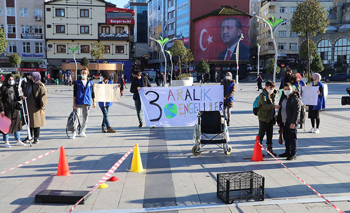 Rize'de Dünya Engelliler Gününe özel empati parkuru