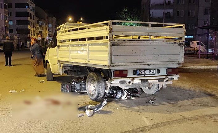 Ordu'da motosiklet kamyonetin altına girdi: 2 yaralı