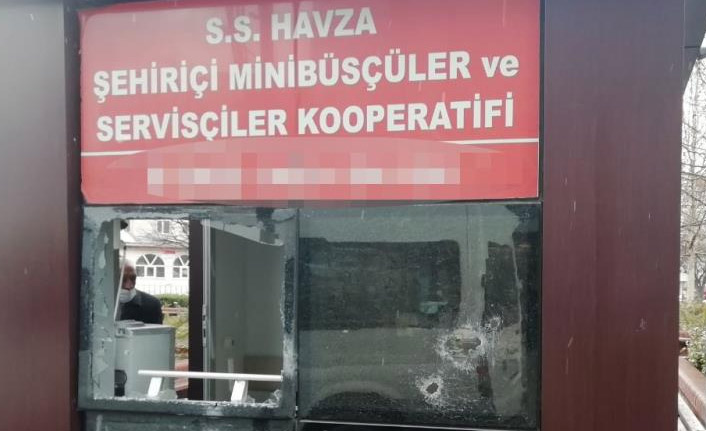 Minibüs durağına silahlı saldırı!