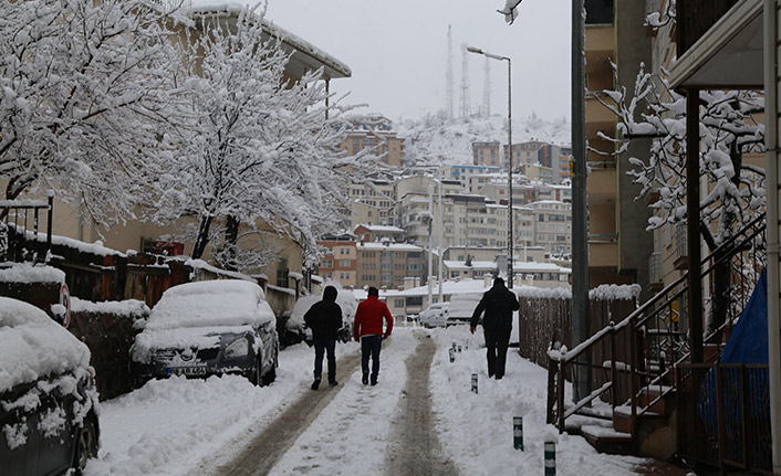 Artvin'de 125 köy yolu ulaşıma kapandı