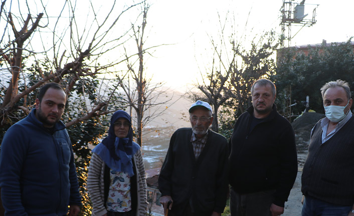 Evlerine yol alabilmek için yardım istediler