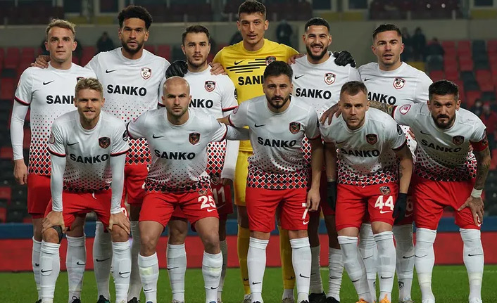 Süper Lig ekibinde koronavirüs şoku! 5 futbolcu birden...