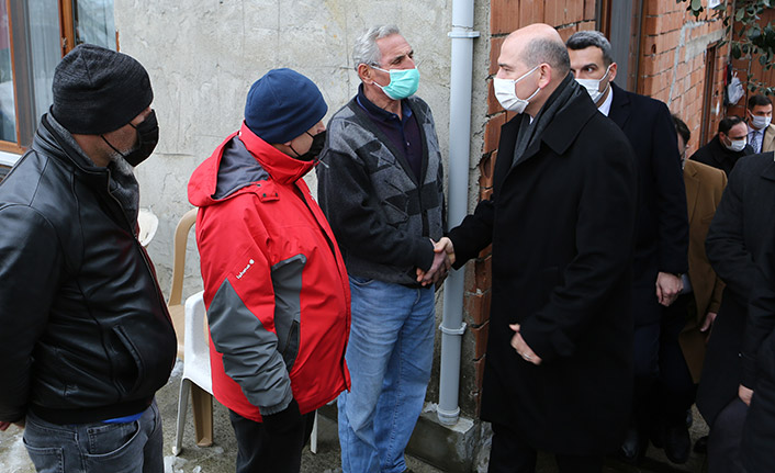 Bakan Soylu Şehit Gençcelep'in ailesini ziyaret etti