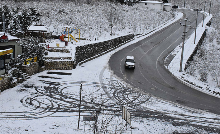 Gümüşhane'de 107 köyün yolu ulaşıma kapandı