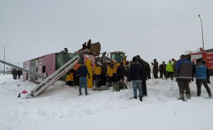 Giresun'da yolcu otobüsü devrildi! 10 yaralı