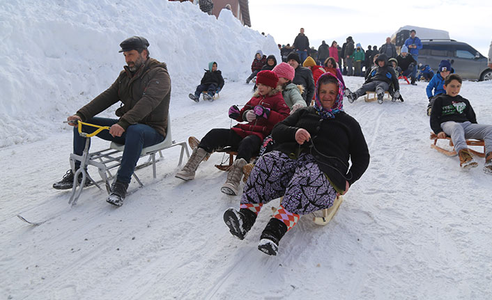 Artvin'de 200 yıllık tahta kızak festivali