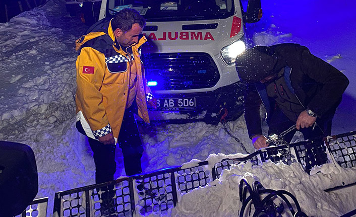 Otel çalışanları ambulansın yardımına koştular