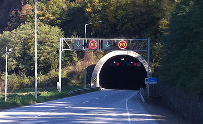 Piraziz-Giresun-Espiye yolu Geçilmez Tüneli'nde çalışma