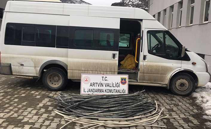 Çalıştıkları iş yerinde hırsızlık yapan şahıslar yakalandı