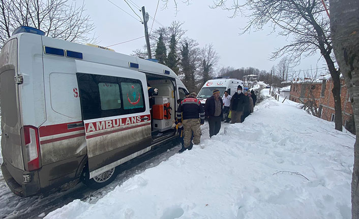 Ordu’da kar ağırlığına dayanamayan balkon çöktü 1 yaralı