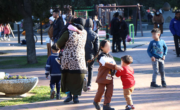 6 çocukla parka giden aile 2,5 yaşındaki kız çocuğunu kaybetti