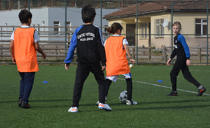 Geleceğin futbolcuları bu kulüpte yetişiyor