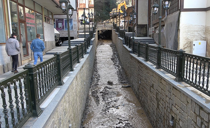 Taşan derenin üstü açılınca ilçe farklı bir görünüşe kavuştu