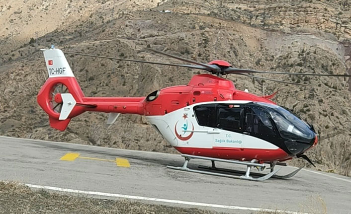 Kadın hasta ambulans helikopterle Gümüşhane’ye getirildi