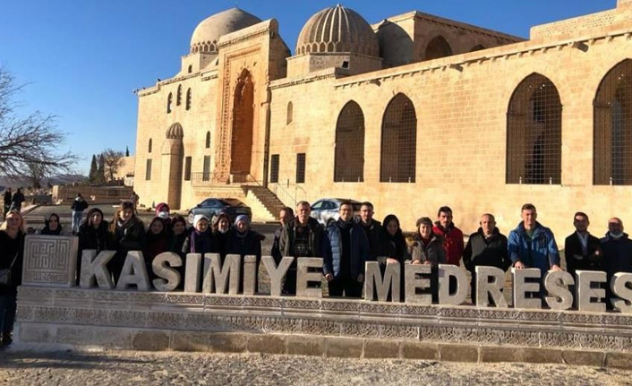 Vali Sonel, öğretmenlerin gönlünü aldı