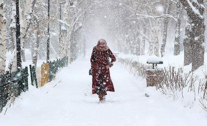 Meteroloji'den kuvvetli kar uyarısı! Trabzon'un kapısına dayandı