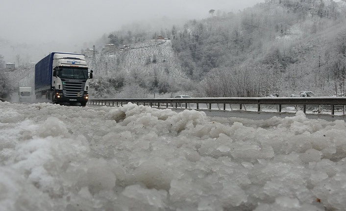 Ordu’da kar yağışı etkili oluyor