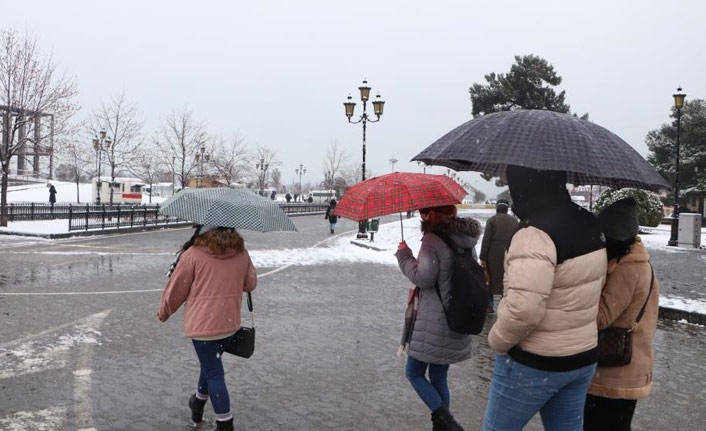 Samsun'da okullar tatil edildi