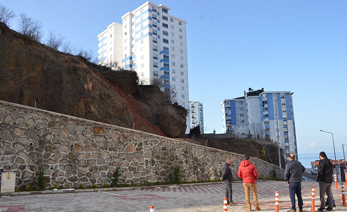 Ordu'da heyelan! 15 katlı bina tehdit altında