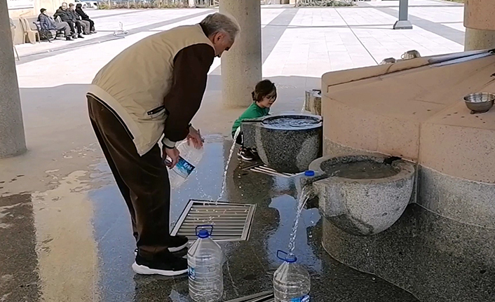 Giresun'da yayladan getirilen kaynak suyu akına uğruyor