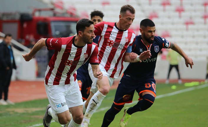 Sivasspor Başakşehir'e mağlup oldu