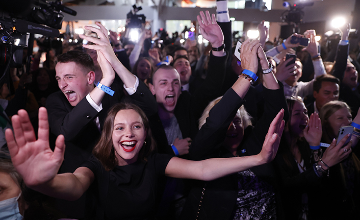 Fransa’da cumhurbaşkanlığı seçimi ikinci tura kaldı