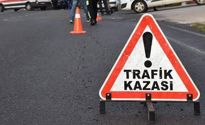 Giresun'da kamyonet ile minibüs çarpıştı! 9 Yaralı