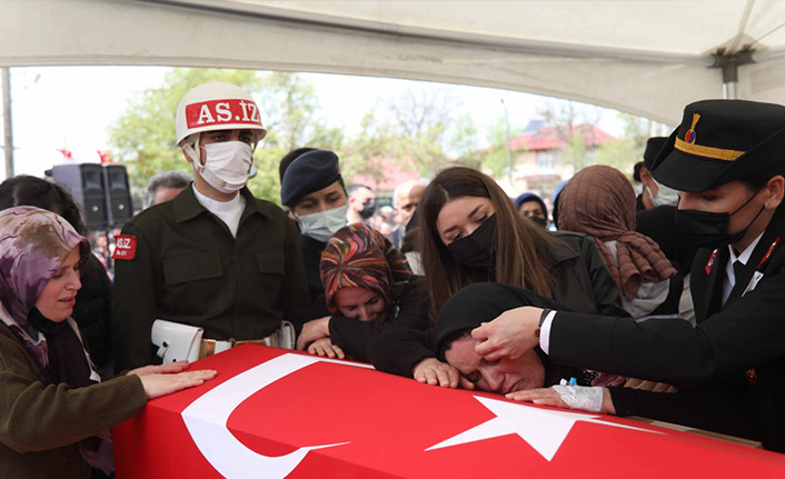 Şehit Uzman Çavuş son yolculuğuna uğurlandı