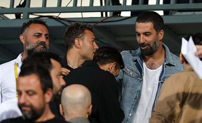 Yusuf Erdoğan play-off maçını Arda Turan ile beraber izledi