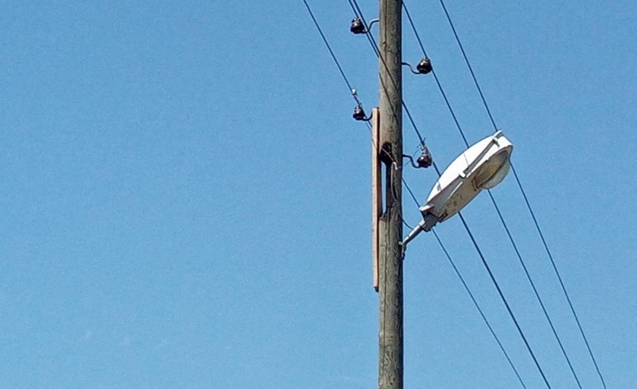 Trabzon'da acı olay! Elektrik direğinden düşen kişi öldü