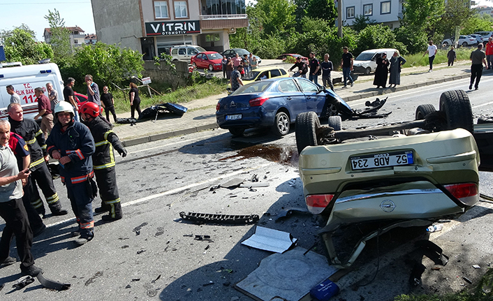 Ordu'da feci zincirleme kaza: 2’si ağır 6 yaralı