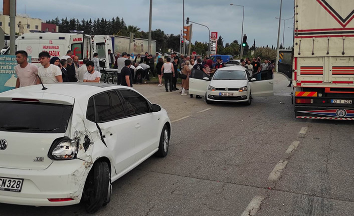 Samsun'da kamyon otomobillere çarptı! 1 ölü 2 yaralı