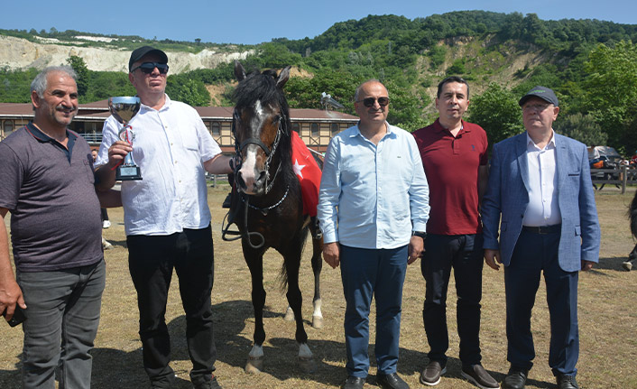 Ünye'de 'Rahvan At Yarışları' renkli görüntülere sahne oldu