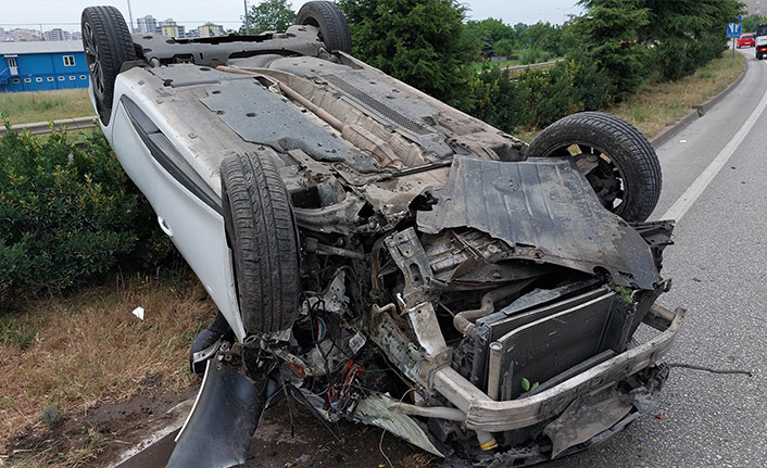 Samsun'da otomobil takla attı: 2 yaralı